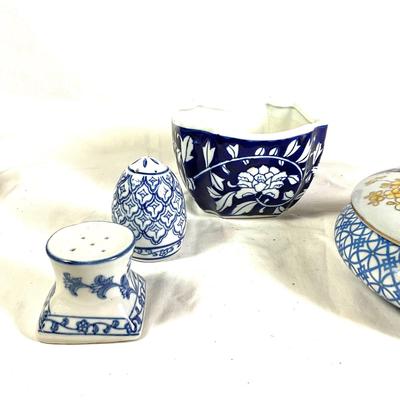 1353 Lot of Blue and White Ceramic Cache Pot, Salt and Pepper, and Covered Dish