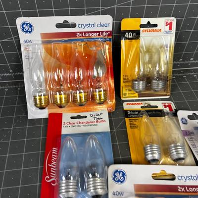 Lot of Standard Base Chandelier Bulbs 