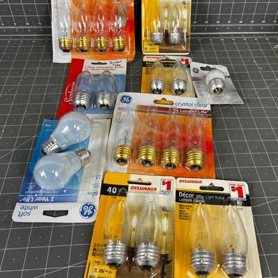 Lot of Standard Base Chandelier Bulbs 