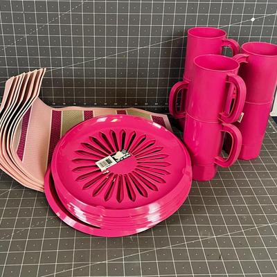 Pretty in Pink Picnic Plastic Place Settings