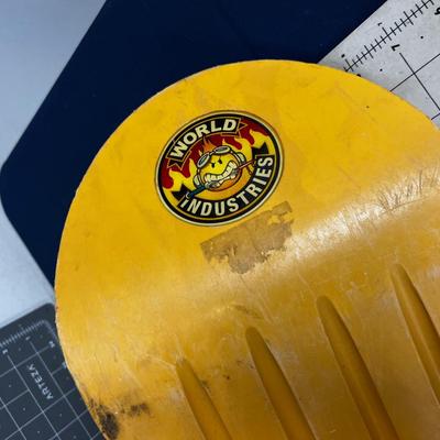 VINTAGE World Industry Snow Skate 