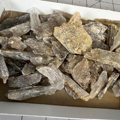 Crystals, Raw Selenite or something? 