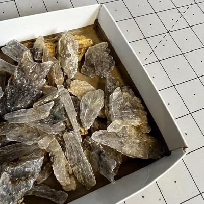 Crystals, Raw Selenite or something? 