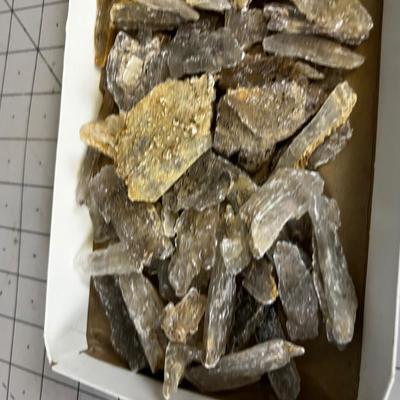 Crystals, Raw Selenite or something? 