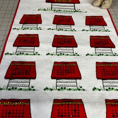 SNOOPY Calendar and Stuffy