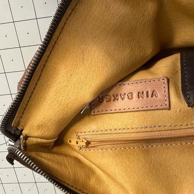 Vine Baker Leather Purse Brown 