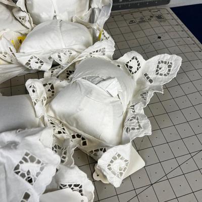 8 Little Cut Out Lace Pillows (Doll Size) 