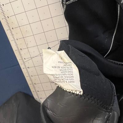 Women's Size 8 Aqua Lung Wet Suite 