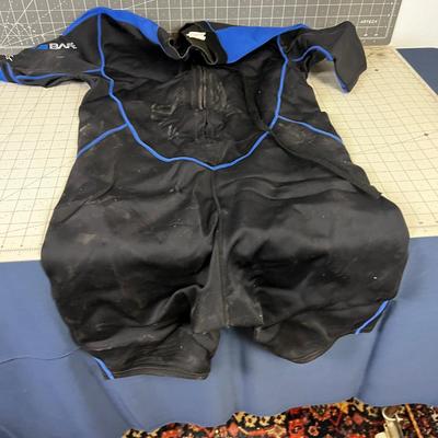 Bare 2XL Wet Suite 