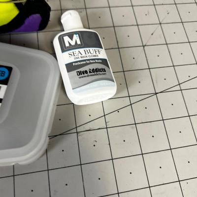 Atomic Aquatics Goggles with Case