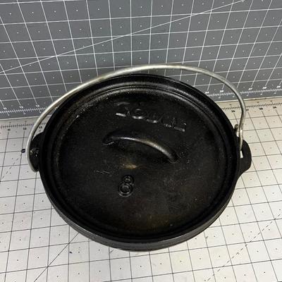 LODGE Cast Iron Dutch Oven 