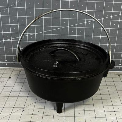 LODGE Cast Iron Dutch Oven 