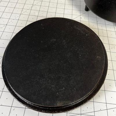 LODGE Cast Iron Dutch Oven 