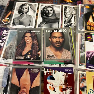 Mixed Lot of Cards: Movies, Action figures, Sports, Actors