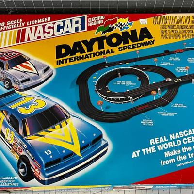 Daytona Speedway NASCAR Slot Car Set 