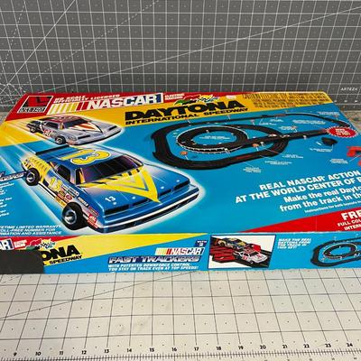 Daytona Speedway NASCAR Slot Car Set 