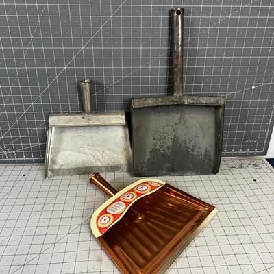 Dust pans (3) 