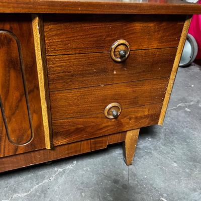 LANE - Mid Century Modern Cedar Chest 