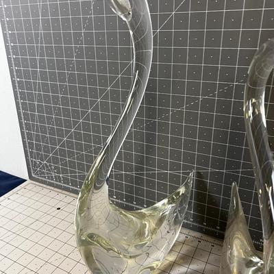 ART - Clear Hand Blown pair of Swans 