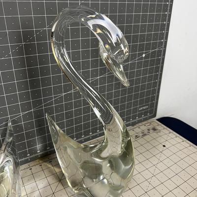 ART - Clear Hand Blown pair of Swans 
