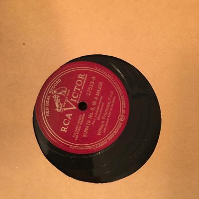 Gramophone records. 78s