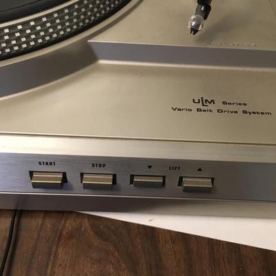 Dual CS1268 turntable