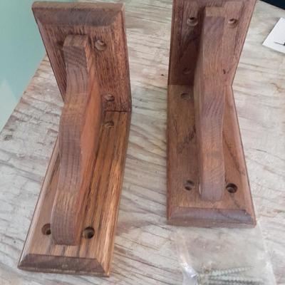 Beautiful Oak shelving unit, freestanding or wall mount!