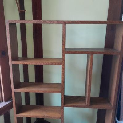 Beautiful Oak shelving unit, freestanding or wall mount!