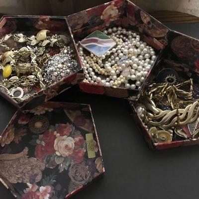 ESTATE JEWELRY