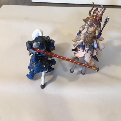 Papo knights on horses blue and cram set