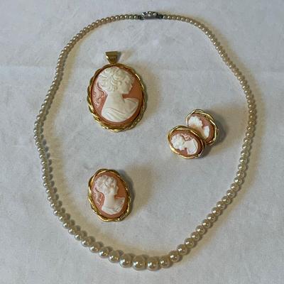 Cameo Jewelry Set with Clip-On Earrings & a Pearl Necklace (LR-HS)