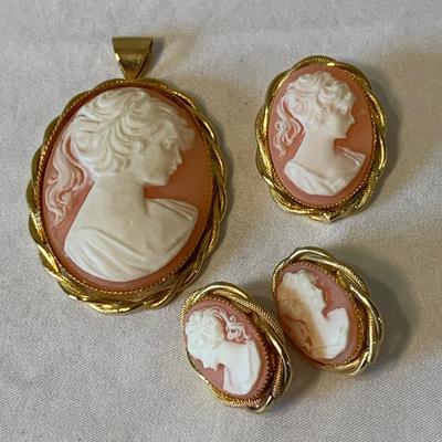 Cameo Jewelry Set with Clip-On Earrings & a Pearl Necklace (LR-HS)