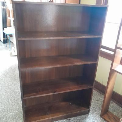 Nice sturdy wood bookshelf