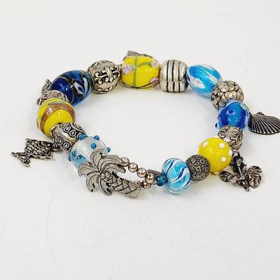 BEAUTIFUL ARTIST CRAFTED GLASS BEAD & SILVER TONED CHARM BRACELET/ ANKLET