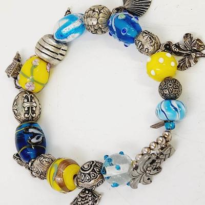 BEAUTIFUL ARTIST CRAFTED GLASS BEAD & SILVER TONED CHARM BRACELET/ ANKLET