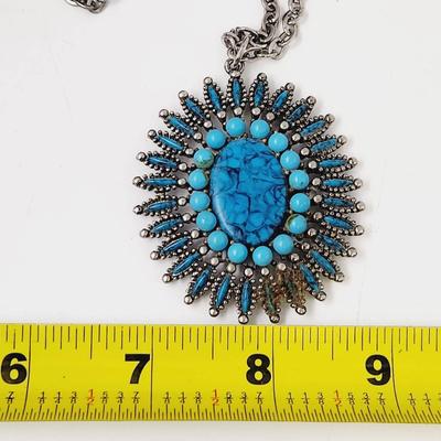BEAUTIFUL SILVERTONED & TURQUOISE CHAIN NECKLACE