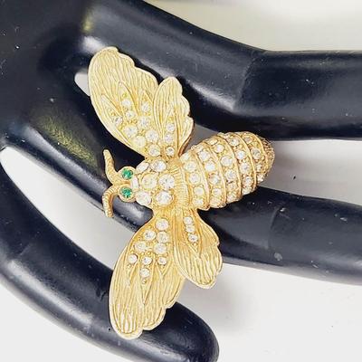 VINTAGE SA BUMBLE BEE GOLD TONED PIN