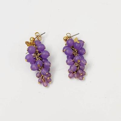 FANTASTIC GOLD TONED PURPLE BEADED HANGING GRAPE EARRINGS
