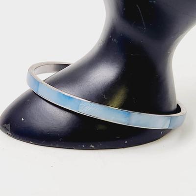 MULTI SHADE MOTHER OF PEARL BLUE SILVER TONE BRACELET