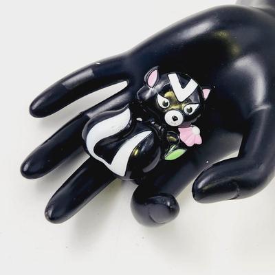 VINTAGE AVON SKUNK FRAGRANCE GLAZE PIN