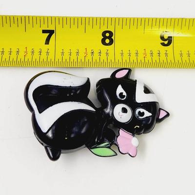 VINTAGE AVON SKUNK FRAGRANCE GLAZE PIN