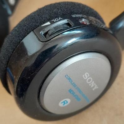 Sony Infrared stereo transmitterTMR-IF240R headphones with charger and Music on CD
