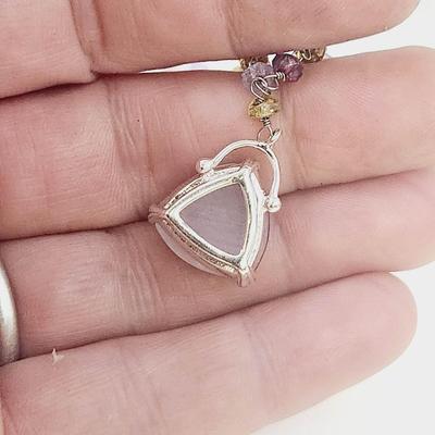 STUNNING BEADED CHAIN NECKLACE W/ BEAUTIFUL PURPLE PENDANT STONE