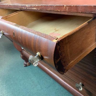 Lot 104 | Mahogany Dresser