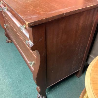 Lot 104 | Mahogany Dresser