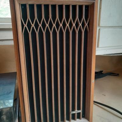 Vintage Dual CS 704 Electronic Direct Drive Turntable Made in Germany with a pair of Realistic speakers