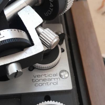 Vintage Dual CS 704 Electronic Direct Drive Turntable Made in Germany with a pair of Realistic speakers