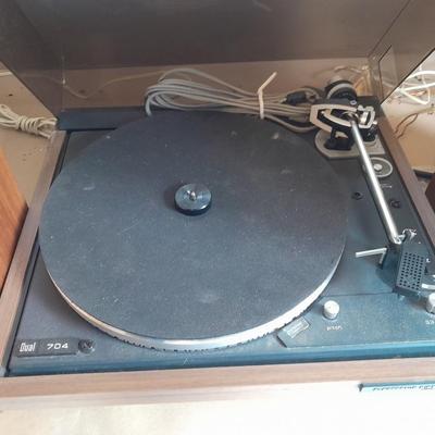 Vintage Dual CS 704 Electronic Direct Drive Turntable Made in Germany with a pair of Realistic speakers