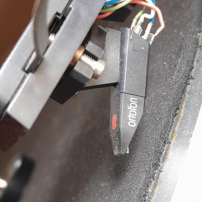 Vintage Dual CS 704 Electronic Direct Drive Turntable Made in Germany with a pair of Realistic speakers