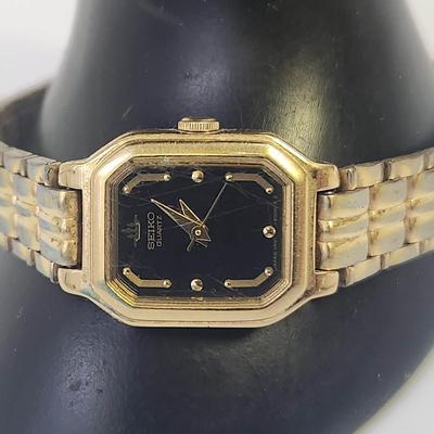 BEAUTIFUL SEIKO #372618 GOLD TONED WOMANS WRIST WATCH